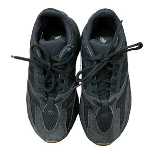 Authentic Yeezy 500 Utility Black, Size 6 (fits Women 7 1/2)